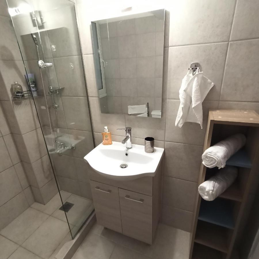Chrishome Apartmán *